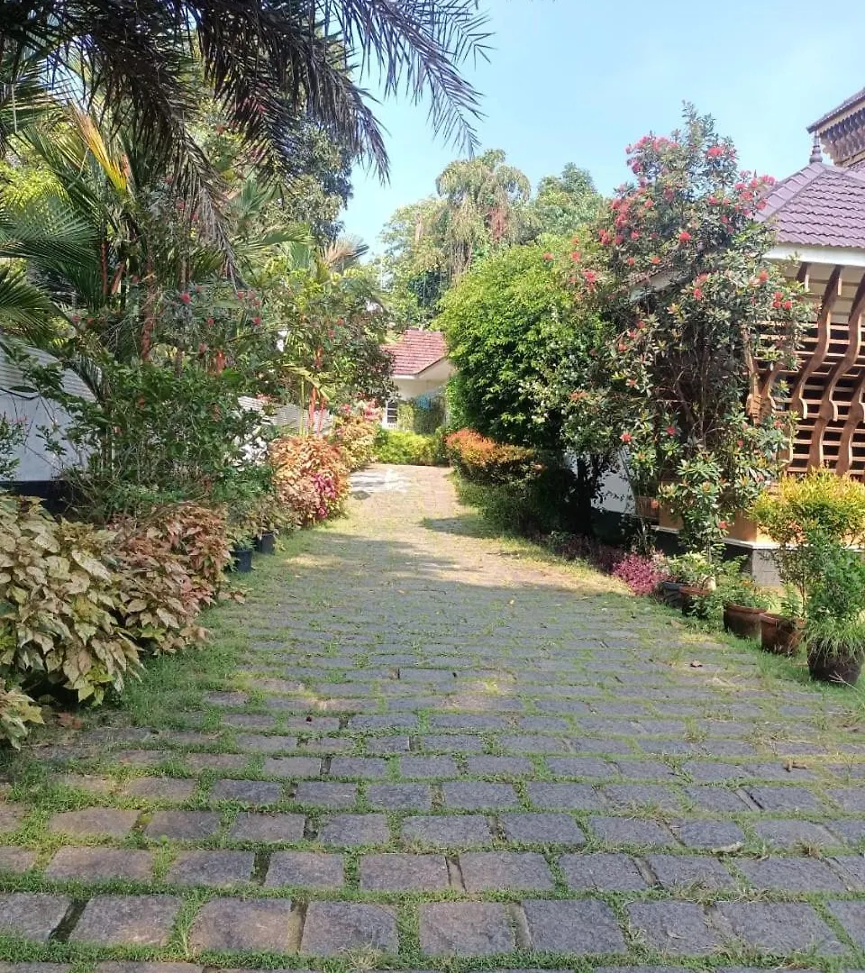 Kudajadri Heritage Pool Homestay Kothamangalam Kotamangalam 0*,  India